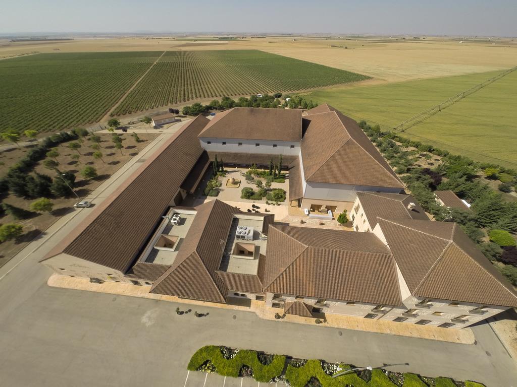 Argamasilla de Alba Bodegas Hacienda Albaeゲストハウス エクステリア 写真