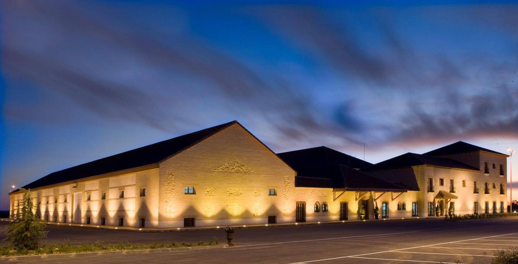 Argamasilla de Alba Bodegas Hacienda Albaeゲストハウス エクステリア 写真