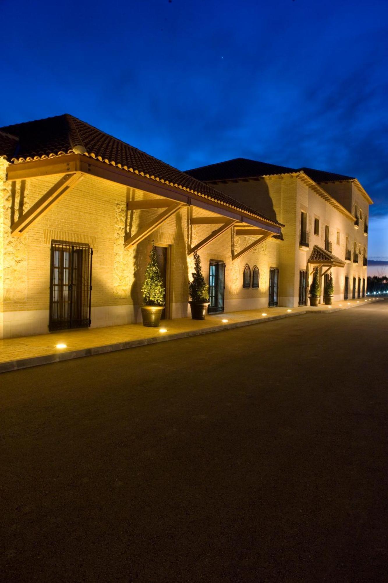 Argamasilla de Alba Bodegas Hacienda Albaeゲストハウス エクステリア 写真